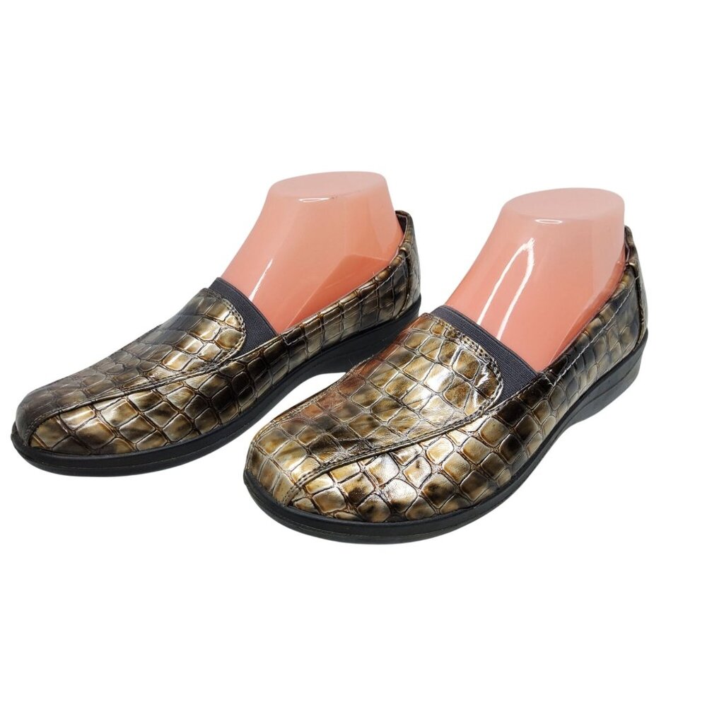 Womens Easy Street Slide On Alligator Pattern Leather Silver,Brown Loafers - Picture 3 of 8